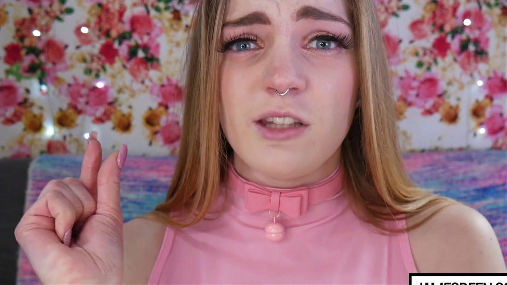 CARLY RAE SUMMERS REACTS TO JAMES DEEN VS SARA LUVV - HONEST PORN REACTIONS - HPR09
