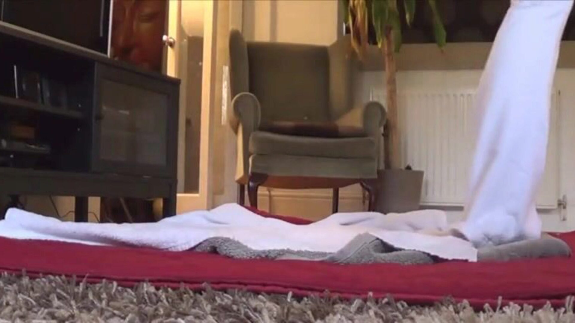 fia masszírozza a mamát